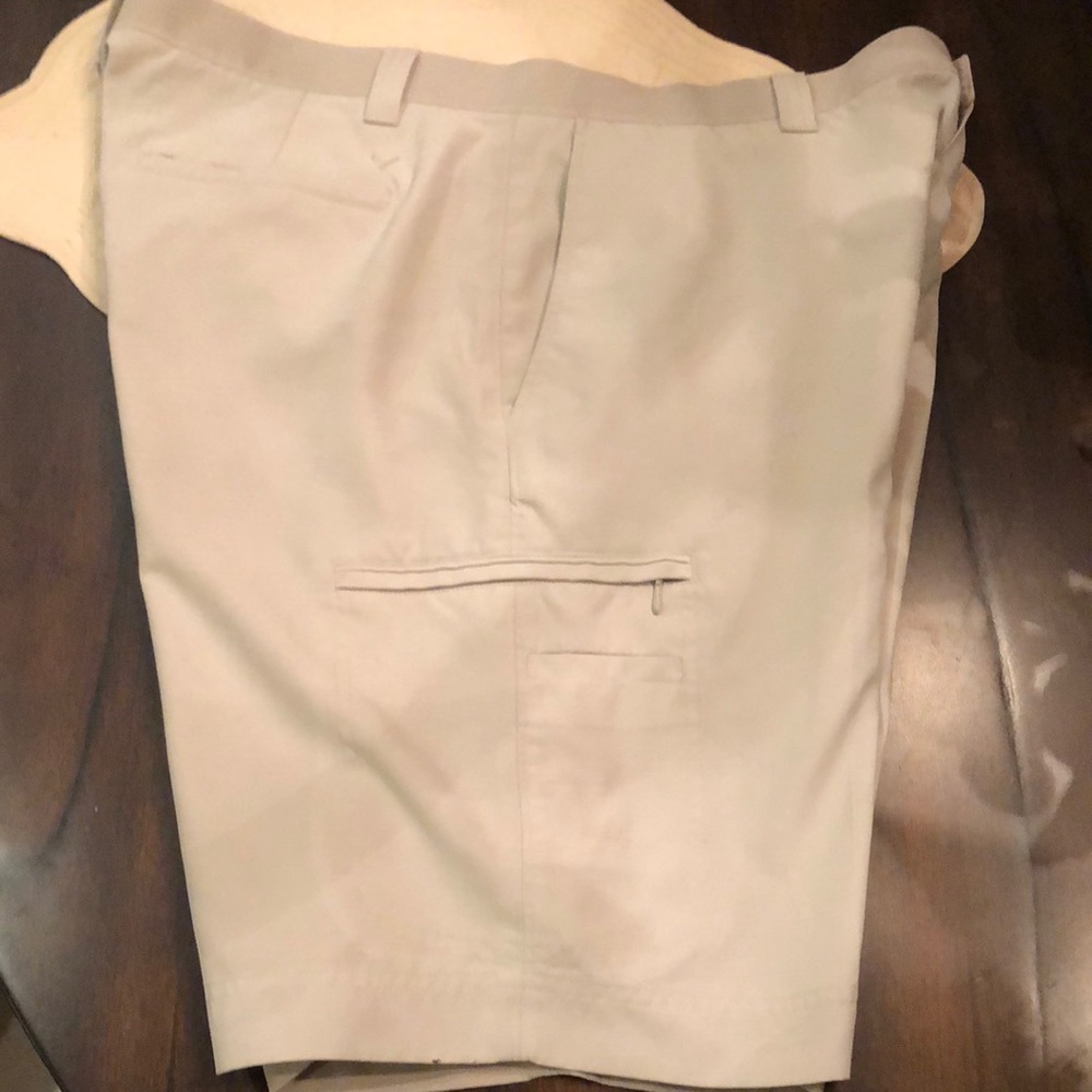 ⛳️ Callaway Classic Zip Fly Light Khaki Golf Cargo Shorts